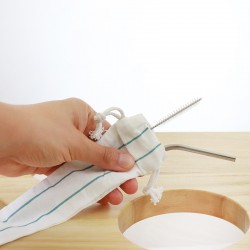 PETIT SACHET POUR PAILLE ET BROSSE À DENTS